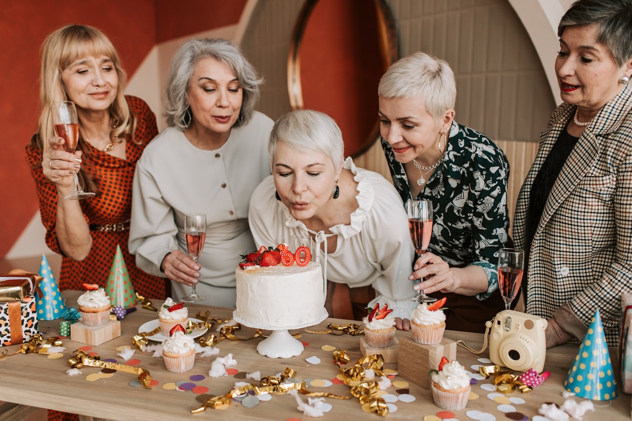 group-of-older-ladies-celebrating-birthday